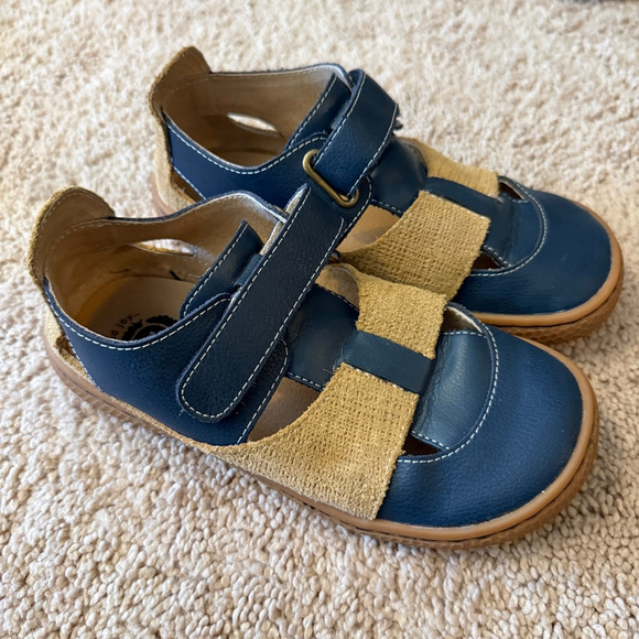 Livie & Luca Boys Sandals Shoes Size 1 EUC - Picture 2 of 5